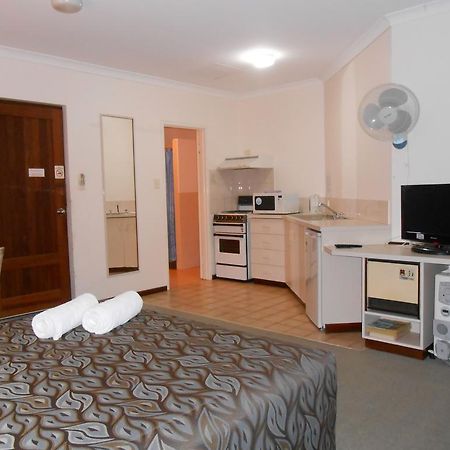 Augusta'S Georgiana Molloy Motel Экстерьер фото