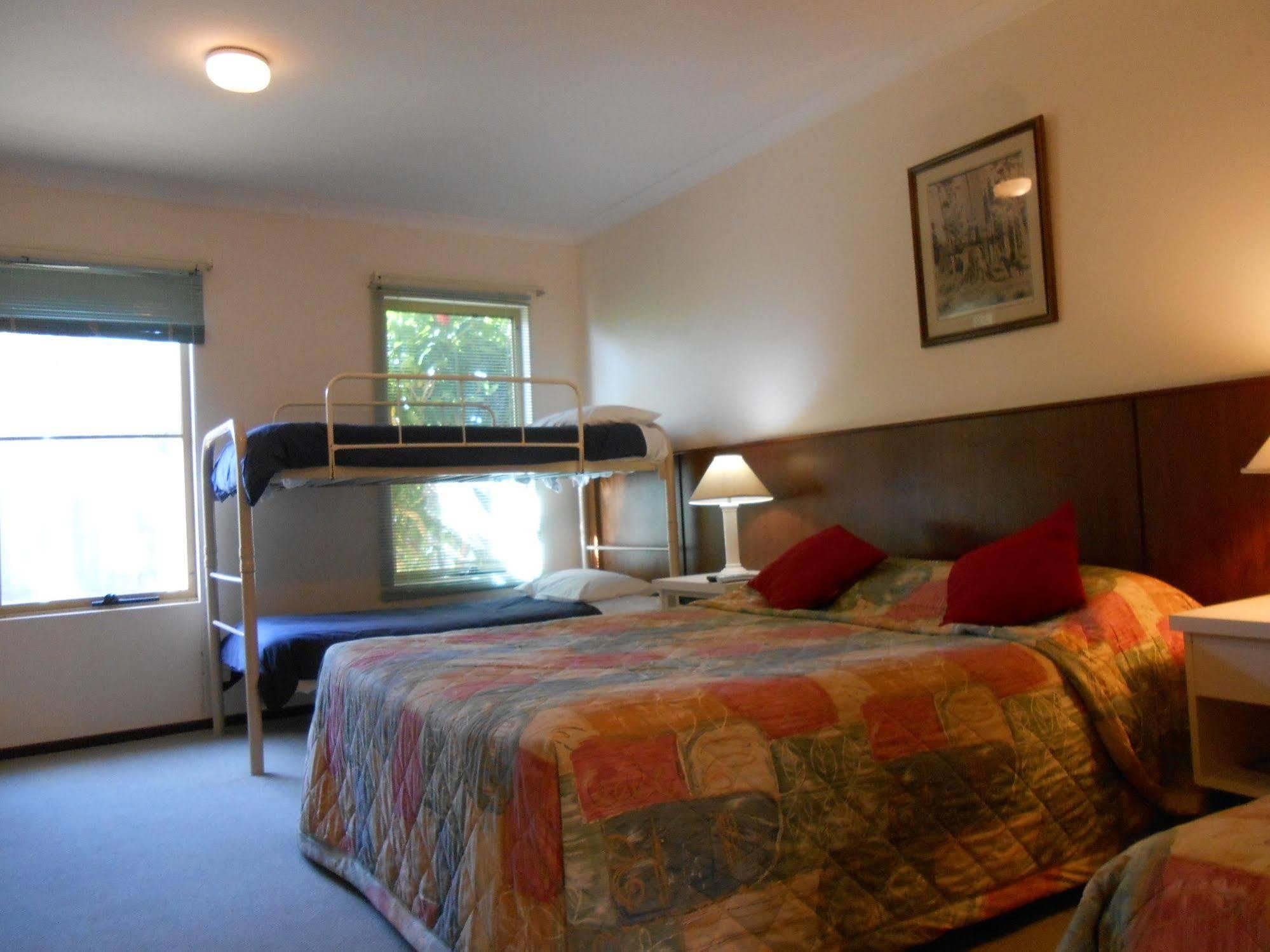 Augusta'S Georgiana Molloy Motel Экстерьер фото