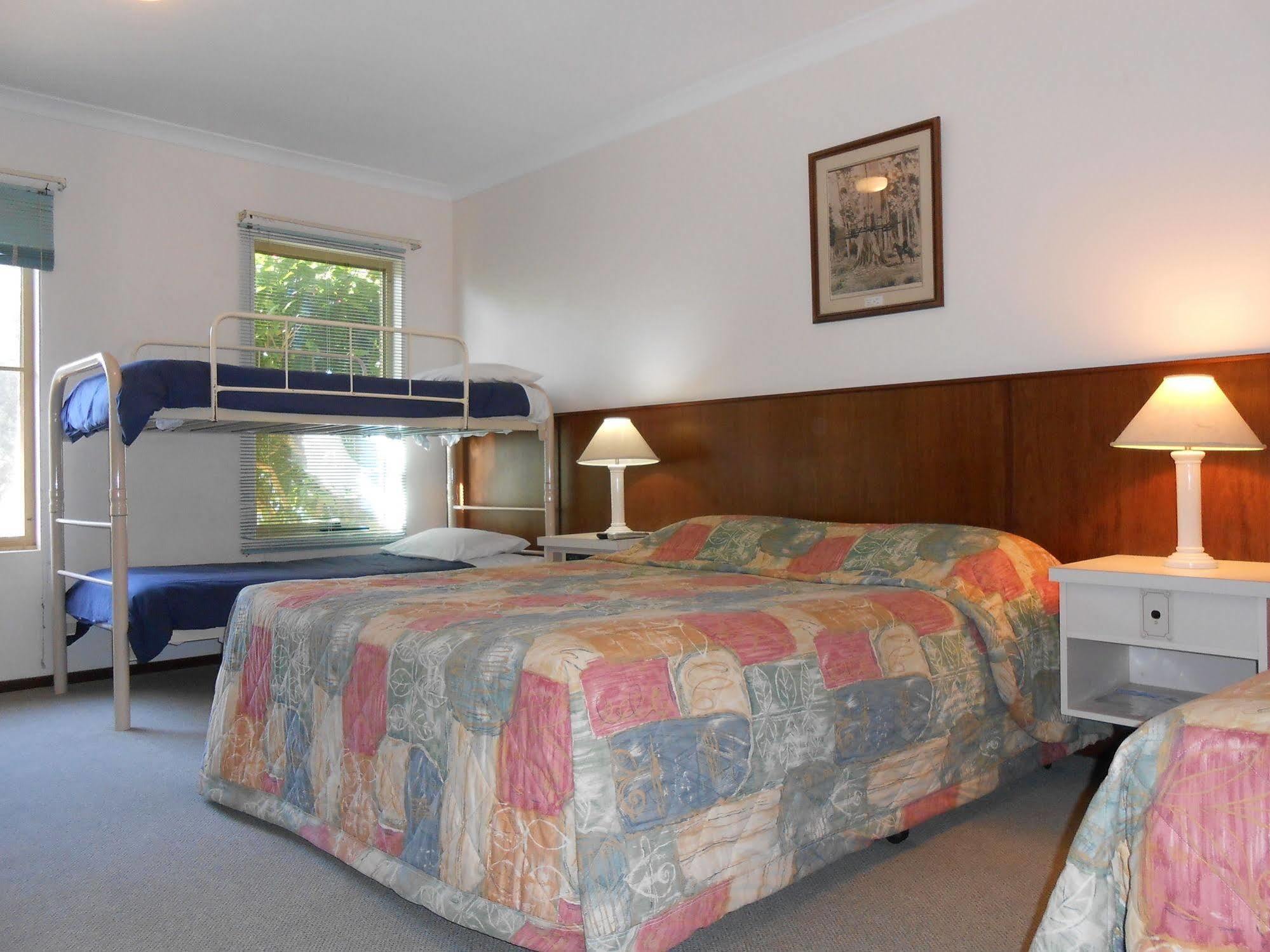 Augusta'S Georgiana Molloy Motel Экстерьер фото